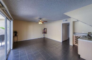 006_Family Room