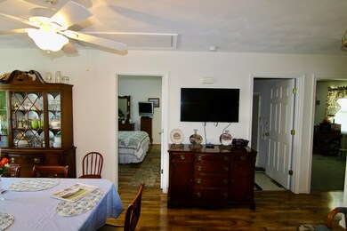 3123 Living/Dining area