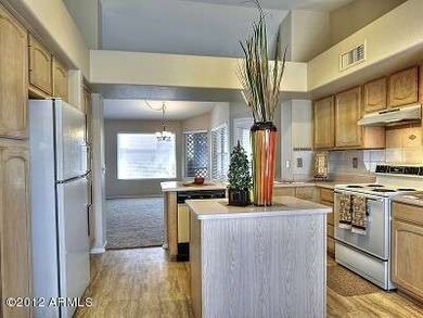 Bright & Cheery Kitchen
