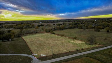 33400 S Crescent Hill Rd, Osawatomie, KS 66064 - photo 2