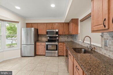 11602 Summer Oak Dr, Germantown, MD 20874 - photo 6