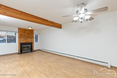 Living Area-20191212-4188