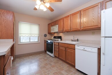 2648 Central Dr unit 2N, Flossmoor, IL 60422 - photo 2