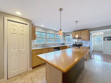 198 Forest Rd, Coventry, CT 06238 - photo 3