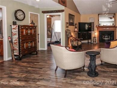 16 Watsell Dr, Leicester, NC 28748 - photo 3