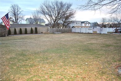 127 Perry St, Central Falls, RI 02863 - photo 6