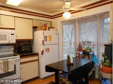 3744 Angelton Ct, Burtonsville, MD 20866 - photo 7