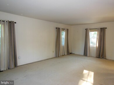 4800 Rockingham Ln, Bowie, MD 20715 - photo 3