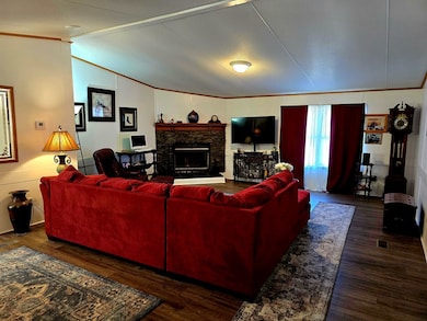 149 Honeysuckle Ln, Fitzgerald, GA 31750 - photo 2