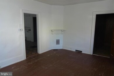 403 S 2nd St unit APARTMENT A, Chambersburg, PA 17201 - photo 3