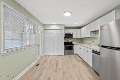 1104 River St, Jacksonville, NC 28540 - photo 6