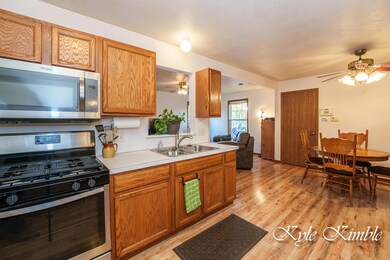 441 Howard St-5