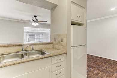 3414 Garrott St unit 8, Houston, TX 77006 - photo 7