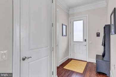 41695 Brookebourough Ct, Aldie, VA 20105 - photo 4