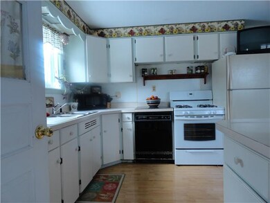 Kitchen. Open kitchen floor plan with a little bre