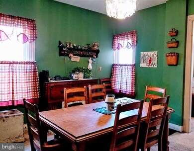 31 E Locust St, Mechanicsburg, PA 17055 - photo 5