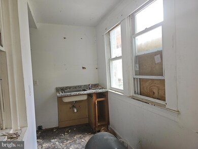 121 S Calverton Rd, Baltimore, MD 21223 - photo 6