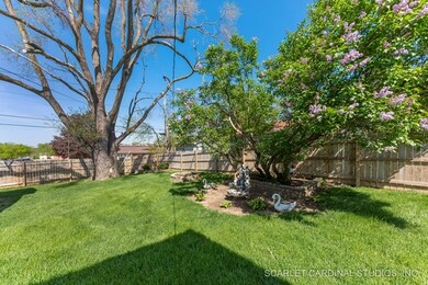 1228 Navajo Dr, Carpentersville, IL 60110 - photo 4