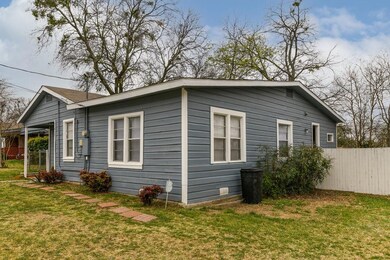 419 Hallvale Dr, Fort Worth, TX 76108 - photo 2