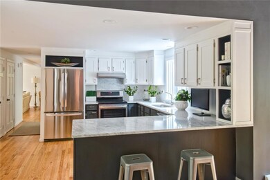 Brand new appliances and luxe style...