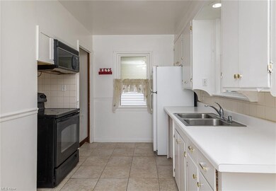 18307 Mapleboro Ave, Maple Heights, OH 44137 - photo 4