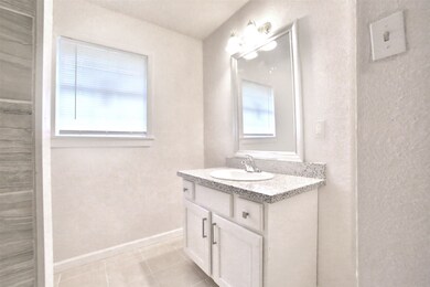 5103 Shreveport Blvd, Houston, TX 77028 - photo 5