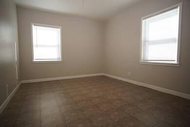 2529 Mountain Ave, El Paso, TX 79930 - photo 6