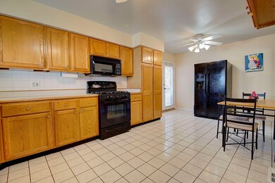 839 Spruce St, Aurora, IL 60506 - photo 6