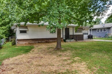 2123 S Delaware Ave-25