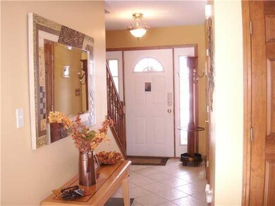 7158 Mallard Ct, Niagara Falls, NY 14304 - photo 2