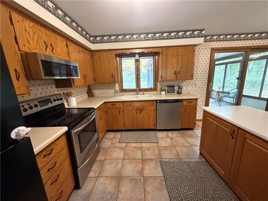 1924 Noble Dr, Eau Claire, WI 54703 - photo 5