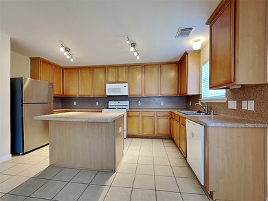 31726 Royal Woods Ct, Conroe, TX 77385 - photo 6