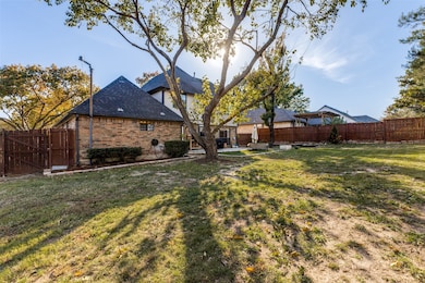 8209 Weatherly Dr, Rowlett, TX 75089 - photo 5