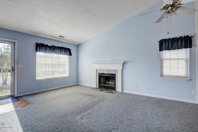 4633 Weybridge Ln Wilmington-large-003-0