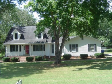 201 Northwood Ave, Shelbyville, TN 37160 - photo 3