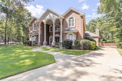 402 Menawa Pass