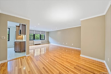 Kennedy Street Quad unit 2B, Bayside, NY 11360 - photo 2