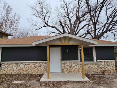 111 Mata Ln, Del Rio, TX 78840 - photo 7