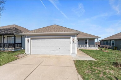710 E Saturn Dr, Raymore, MO 64083 - photo 2