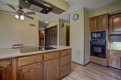 1852 Briarwood Ln, Fitchburg, WI 53575 - photo 6