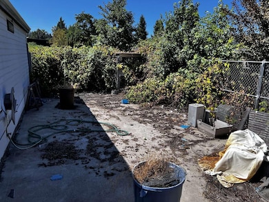 855 SW West Harbeck Rd, Grants Pass, OR 97527 - photo 6