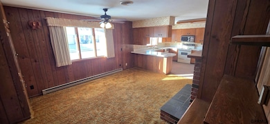 134 N Linden St, Dodge, NE 68633 - photo 3