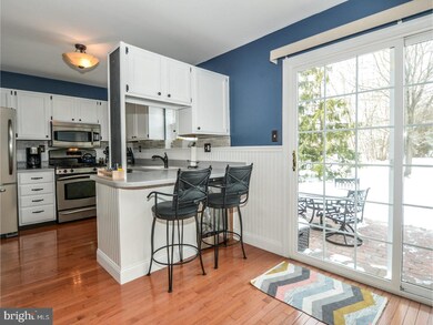 515 Carousel Cir, Norristown, PA 19403 - photo 7