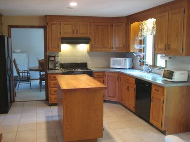 363 Oak St, Franklin, MA 02038 - photo 4