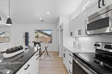 9110 W Palm Ln, Phoenix, AZ 85037 - photo 6