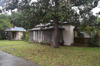 FRONT OF THE HOUSE LOOKING FROM STREET C