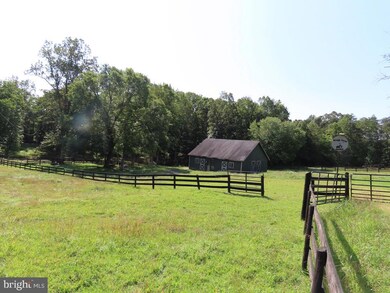 16428 Waterloo Rd, Amissville, VA 20106 - photo 6