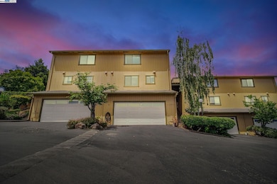 20111 W Ridge Ct unit 24, Castro Valley, CA 94546 - photo 2