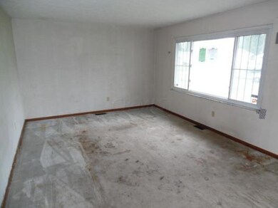 5076 Chipman Dr, Columbus, OH 43232 - photo 5