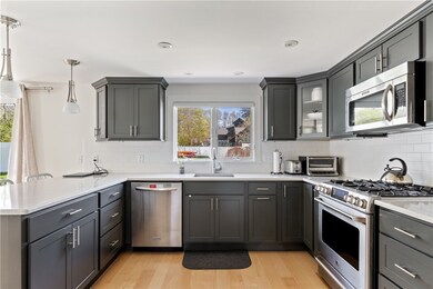 7 Walnut St, Narragansett, RI 02882 - photo 6